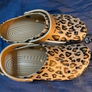 Leopard Print Crocs-women’s size 11/men’s size 9-NWT/Never worn